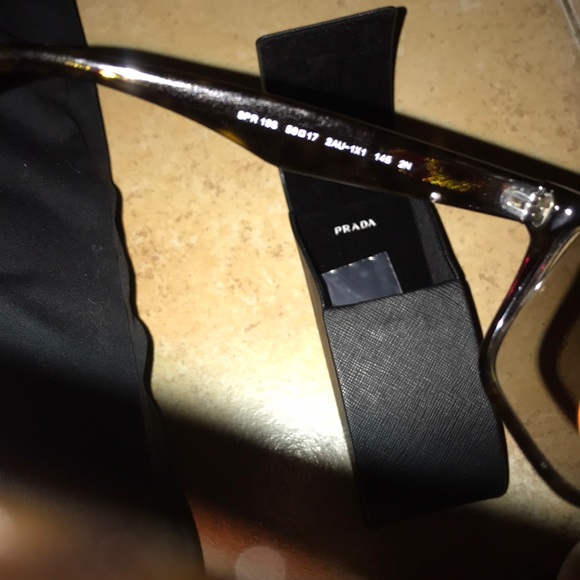 Prada sunglasses - Picture 5 of 5